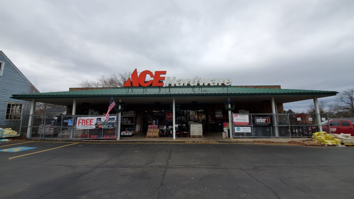 A view of the front of the Columbiana Ace Hardware Store